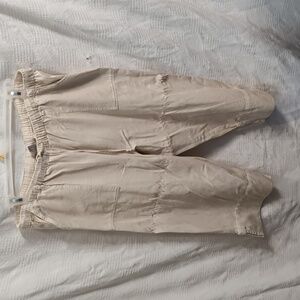 Fashion Bug Tan capri pants 22/24w